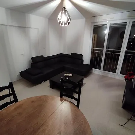 Apartament Courbaril A *